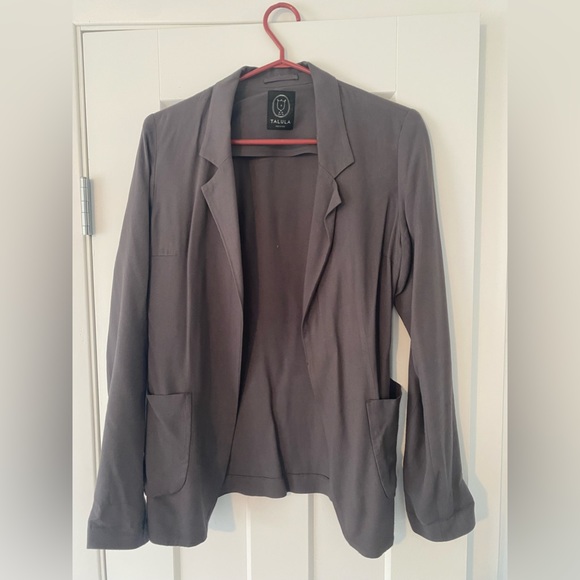 Aritzia Talula Blazer size 4 - Picture 1 of 2